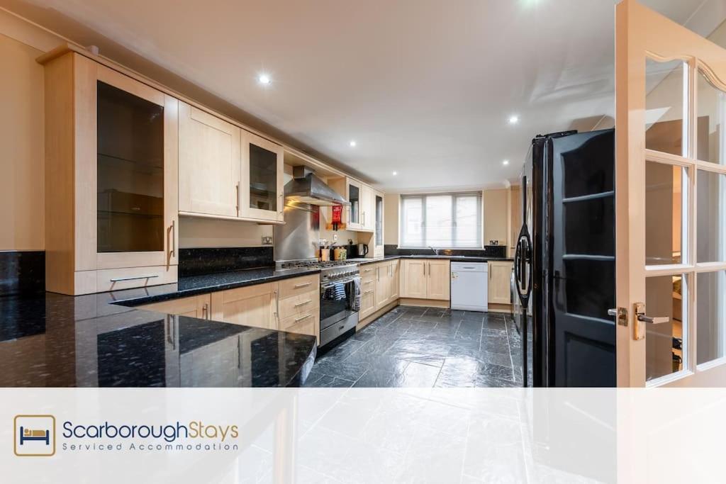 The Loft Apartment สการ์โบโรห์ ภายนอก รูปภาพ